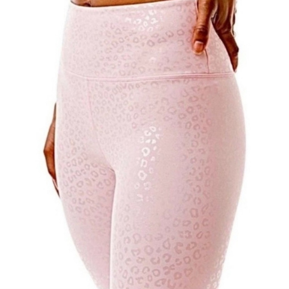 NWT Zyia Light N Tight Pink Leopard Leggings